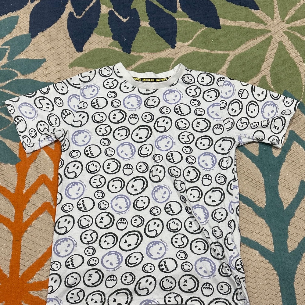 Smiley World Men’s Tee, Medium, Worn Once